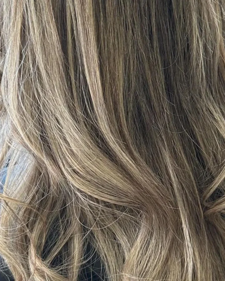 Subtle, woven highlights blended into a multi-toned colored base for a seamless finish
